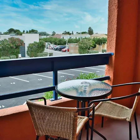 Cit'hotel Des 2 Golfs 3* לאוקאט