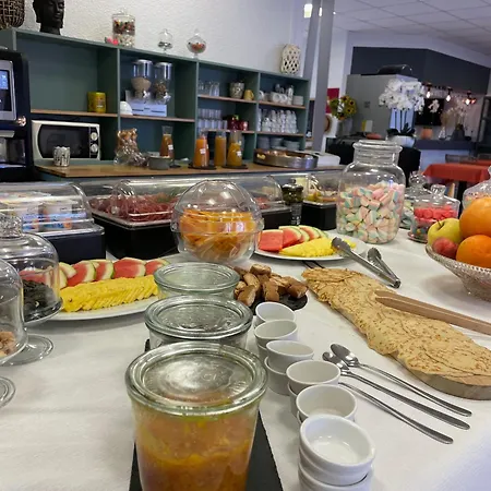 Cit'hotel Des 2 Golfs 3* לאוקאט