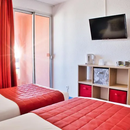 Cit'hotel Des 2 Golfs Лёкат