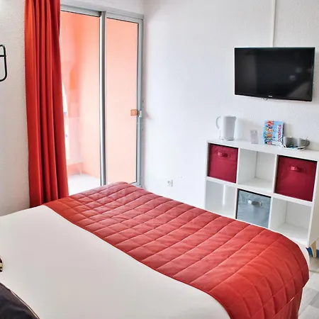 Cit'hotel Des 2 Golfs Отель Лёкат