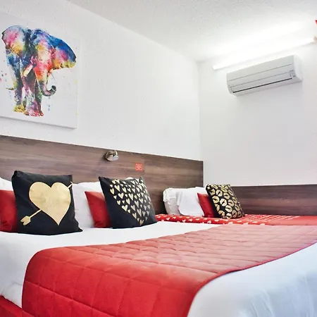 Отель Cit'hotel Des 2 Golfs Лёкат