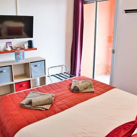 Отель Cit'hotel Des 2 Golfs Лёкат