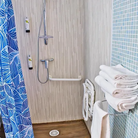 Отель Cit'hotel Des 2 Golfs 3*