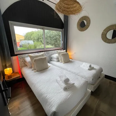 Отель Cit'hotel Des 2 Golfs 3*