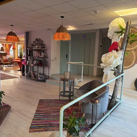 Cit'hotel Des 2 Golfs 3* Лёкат