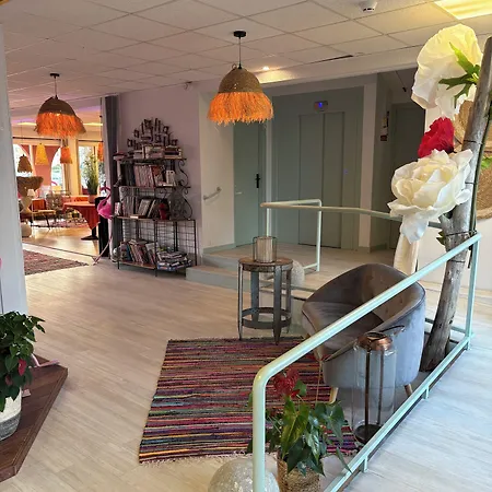 Cit'hotel Des 2 Golfs Отель